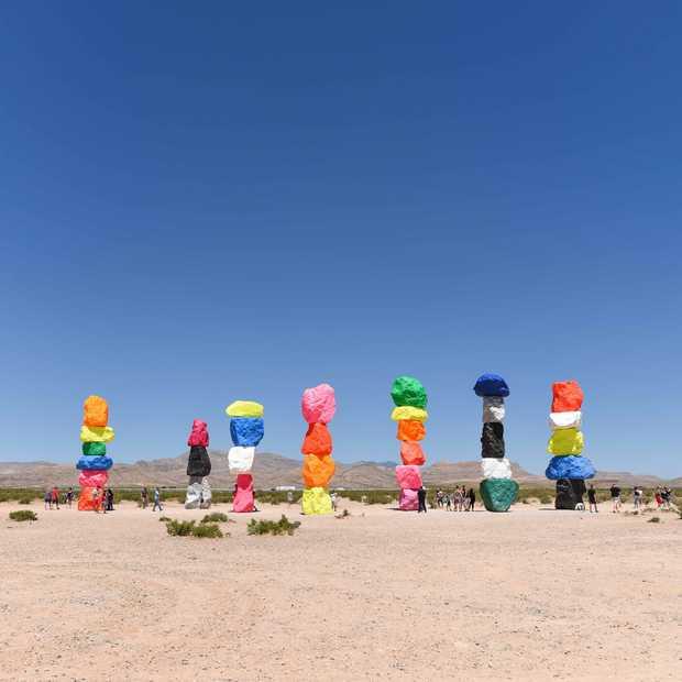 Seven Magic Mountains: een kleurexplosie in de woestijn van Nevada